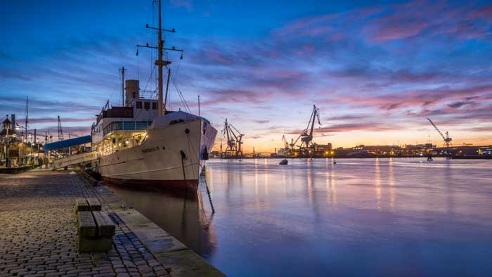 sunset ovet the Göta Älv in Gothenburg